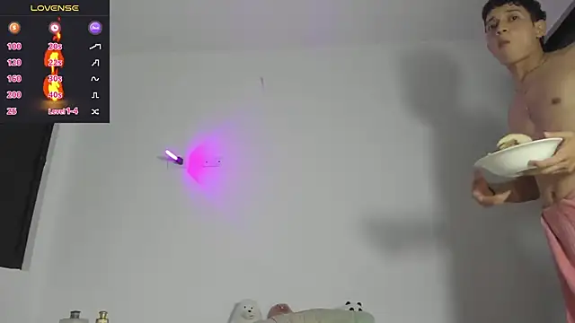 Benjamin_Buster live sex cam