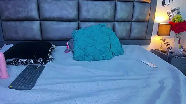 Sasha_Picot17's cam snapshot