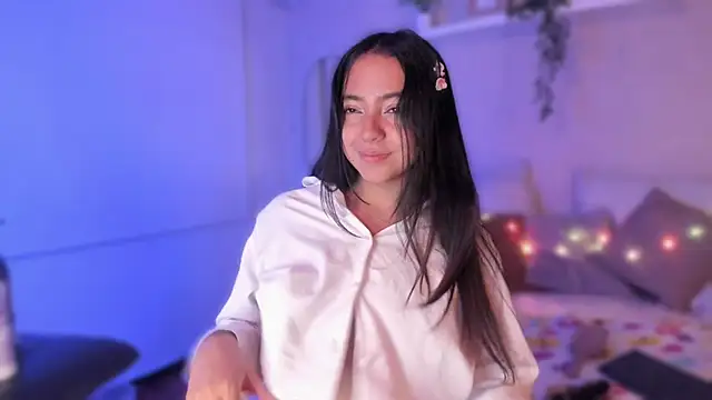 Laraa_Rouss_'s cam snapshot