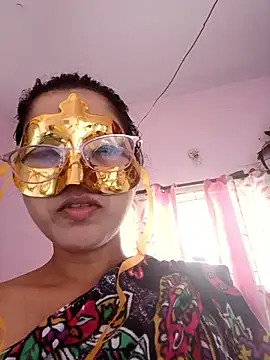 thanusi_2's cam snapshot