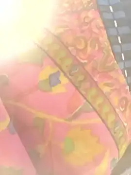 Juhi_chawla's cam snapshot