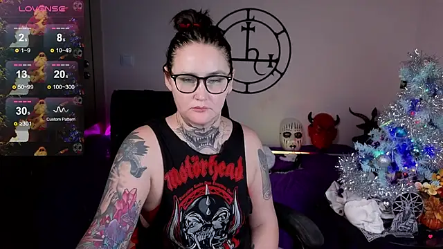 Emmybrightj_'s cam snapshot