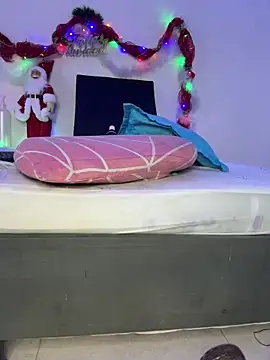 Violeta_Goddess live sex cam