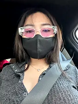 Linh_2004 live sex cam