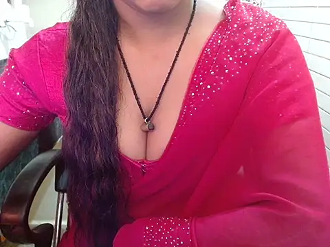 LovingPihu live sex cam