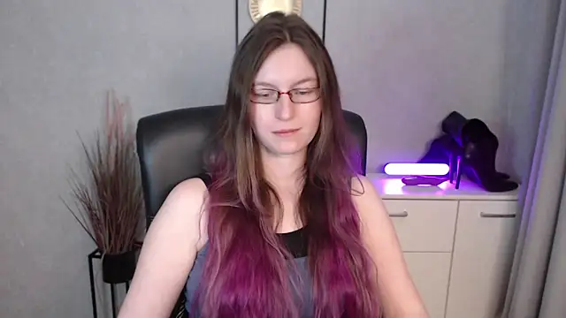 emmaxDelight's cam snapshot