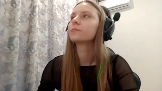 CrackShirker's cam snapshot