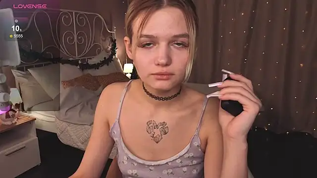 KianaVision's cam snapshot