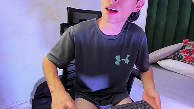 Aron_valverde's cam snapshot