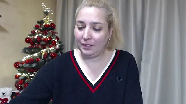 sweetpussy13's cam snapshot