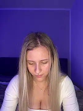 lunawolf21's cam snapshot