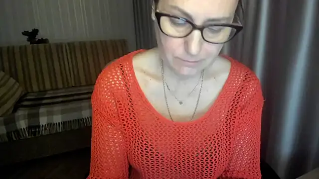 lauraoven's cam snapshot