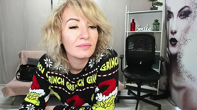 Cassandra_Hotty's cam snapshot