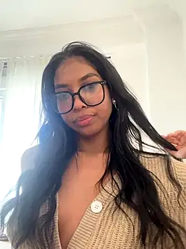 IamCrystal2 live sex cam