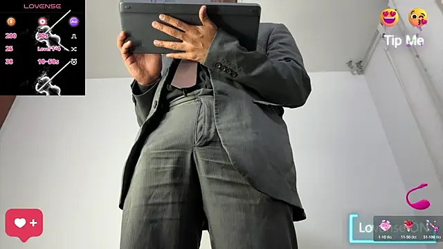 Tom_blunt96 live sex cam