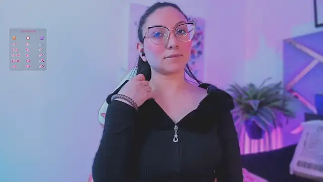 lucy_neil's cam snapshot