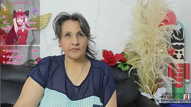 merlyna_goldens's cam snapshot