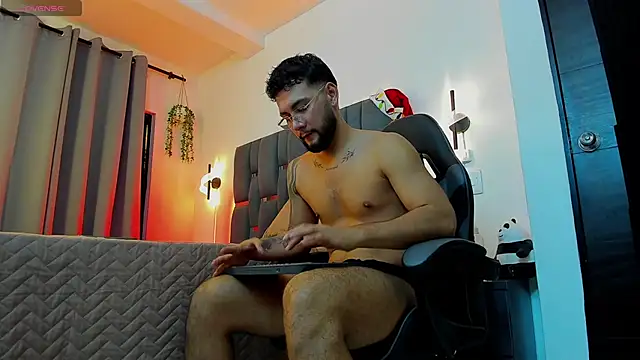 noah_corvelle's cam snapshot