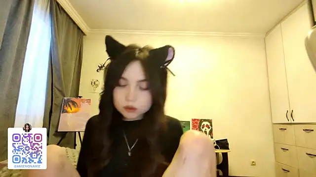 Qwami_Amie's cam snapshot