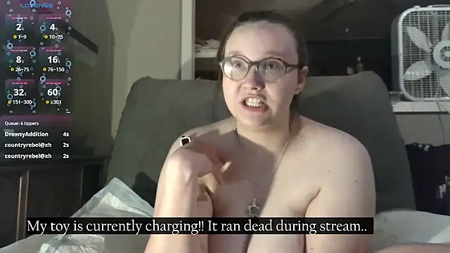 TurtleLady420's cam snapshot