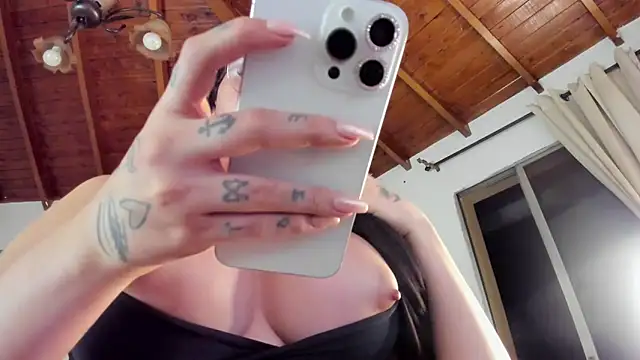 IsaFontanna live sex cam