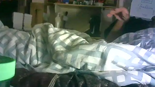 ON3YOULLN3VER_FIR3's cam snapshot