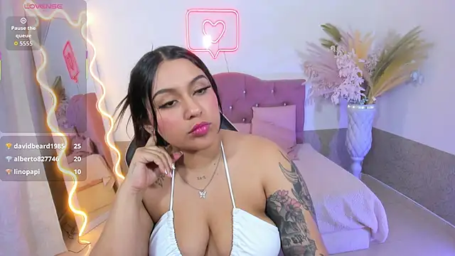 kendra_tay's cam snapshot