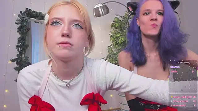 PrettyLadies_'s cam snapshot