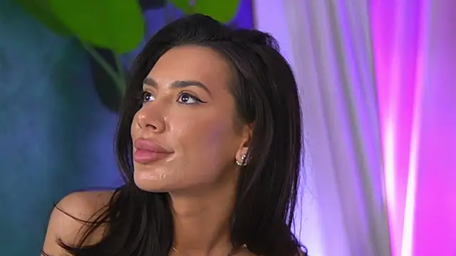 FoxieJullia live sex cam