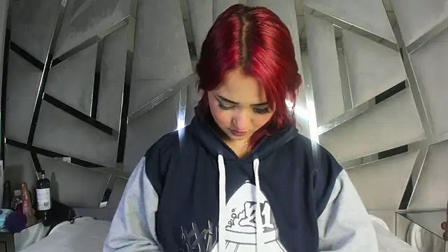 Catherinee69_x's cam snapshot