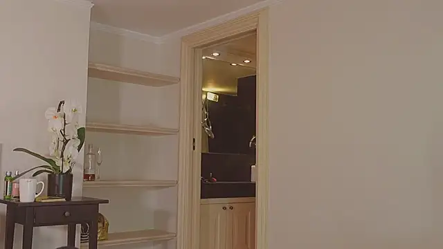 AbrilColls_'s cam snapshot