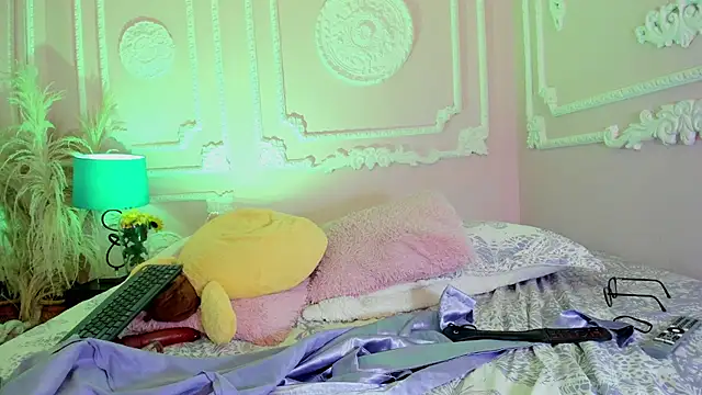 NaomiCotton live sex cam