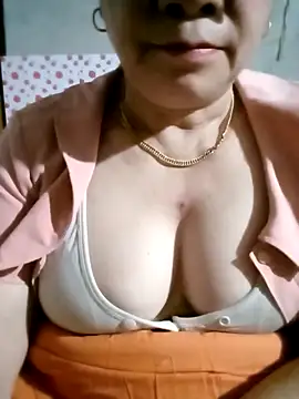 small-house123's cam snapshot