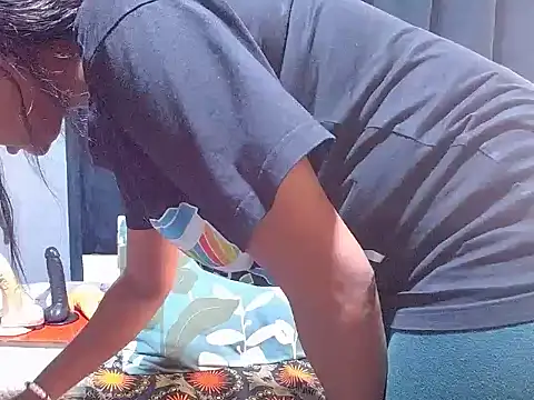 SpicyKitty33's cam snapshot