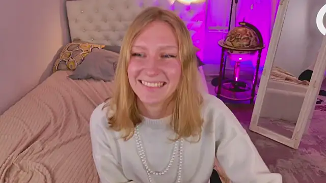 AsyaLumi's cam snapshot