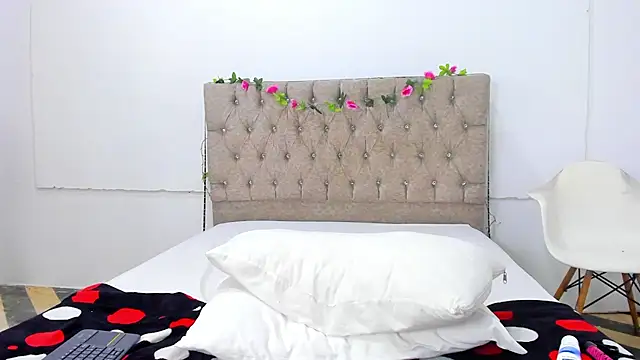 Katey_curvy01 live sex cam