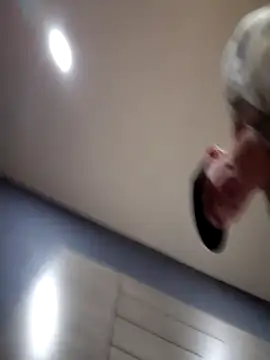 Genevieve143's cam snapshot