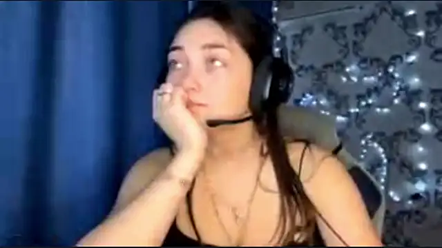 TwotyBright's cam snapshot