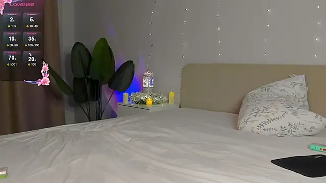 Emmanuelleee's cam snapshot