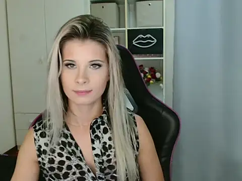 KristineGlow's cam snapshot