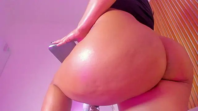 Miss_ambrer_'s cam snapshot