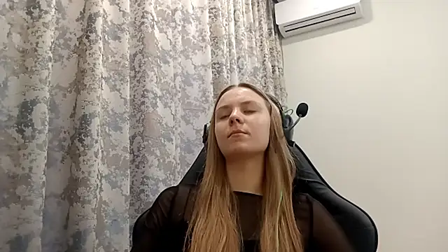 CrackShirker's cam snapshot