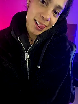 NINA_18_YEARS's cam snapshot