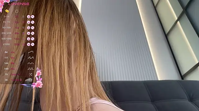 MiraJuicyJune's cam snapshot