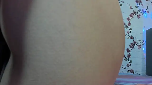 Alisagold90's cam snapshot