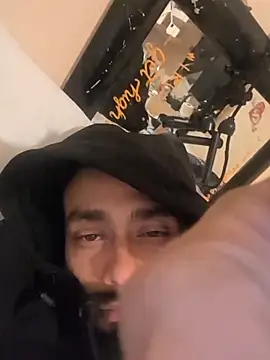 Cnutt310 live sex cam