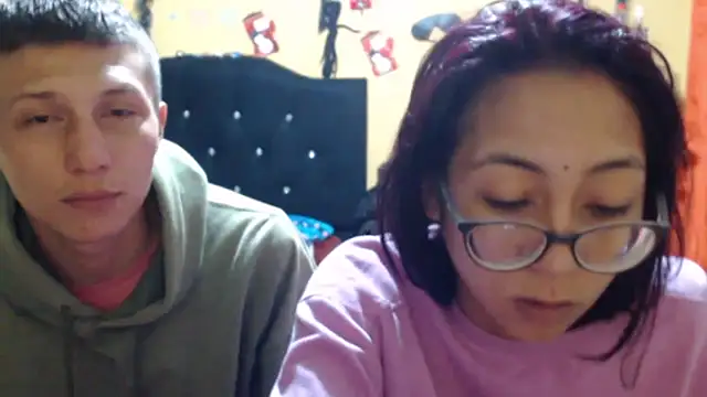 Violet_And_Smith's cam snapshot