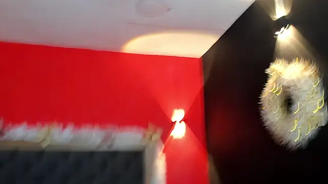 YayaHilton's cam snapshot