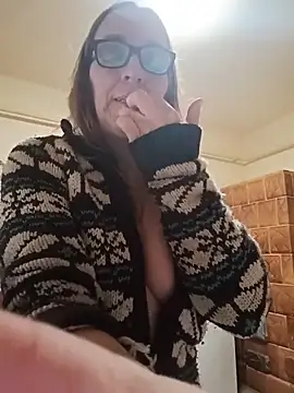 Dettybitch40 live sex cam