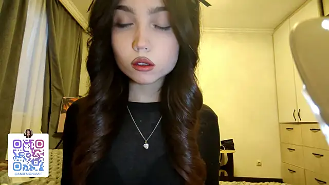 Qwami_Amie's cam snapshot